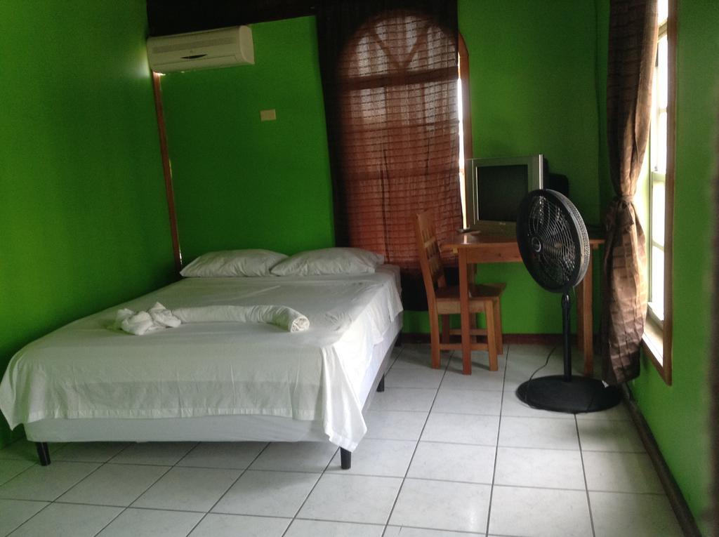 Amelia Guest House San Pedro  Ngoại thất bức ảnh