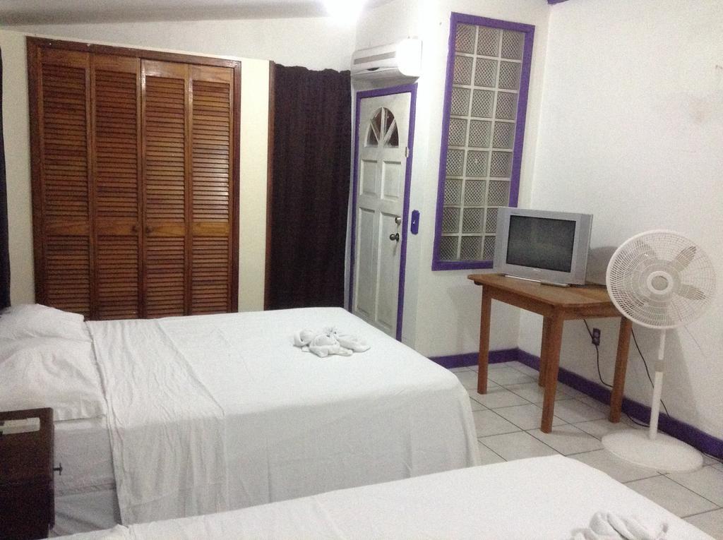 Amelia Guest House San Pedro  Ngoại thất bức ảnh