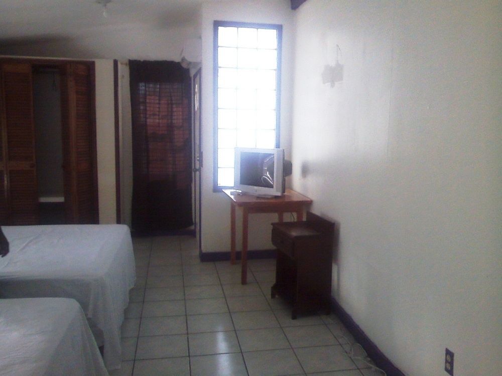 Amelia Guest House San Pedro  Ngoại thất bức ảnh