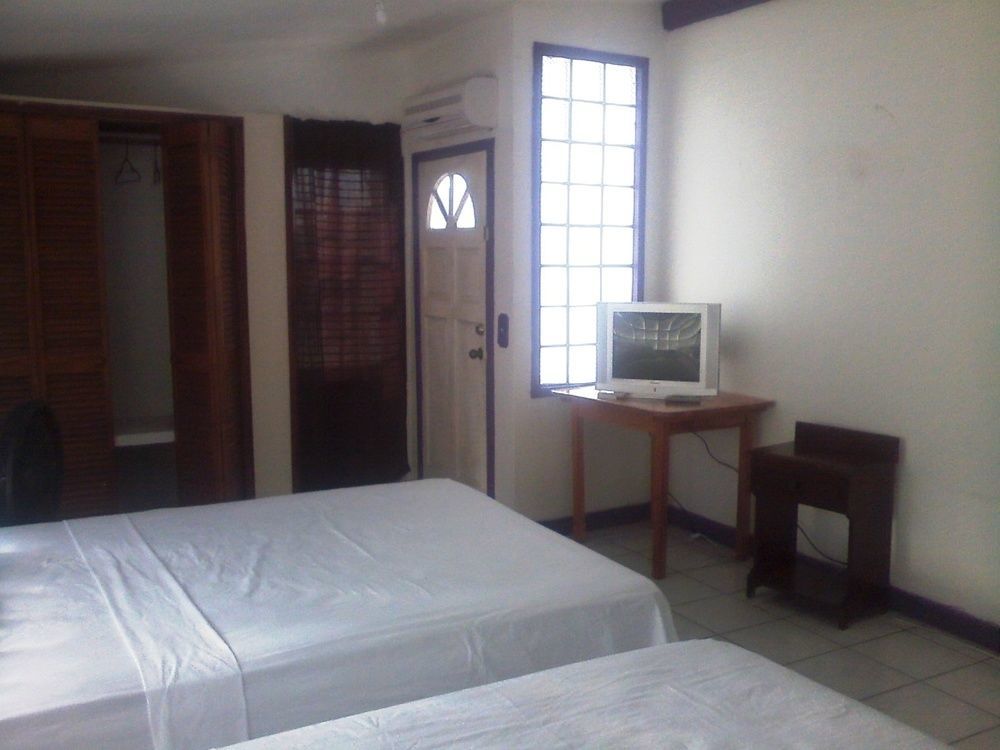 Amelia Guest House San Pedro  Ngoại thất bức ảnh
