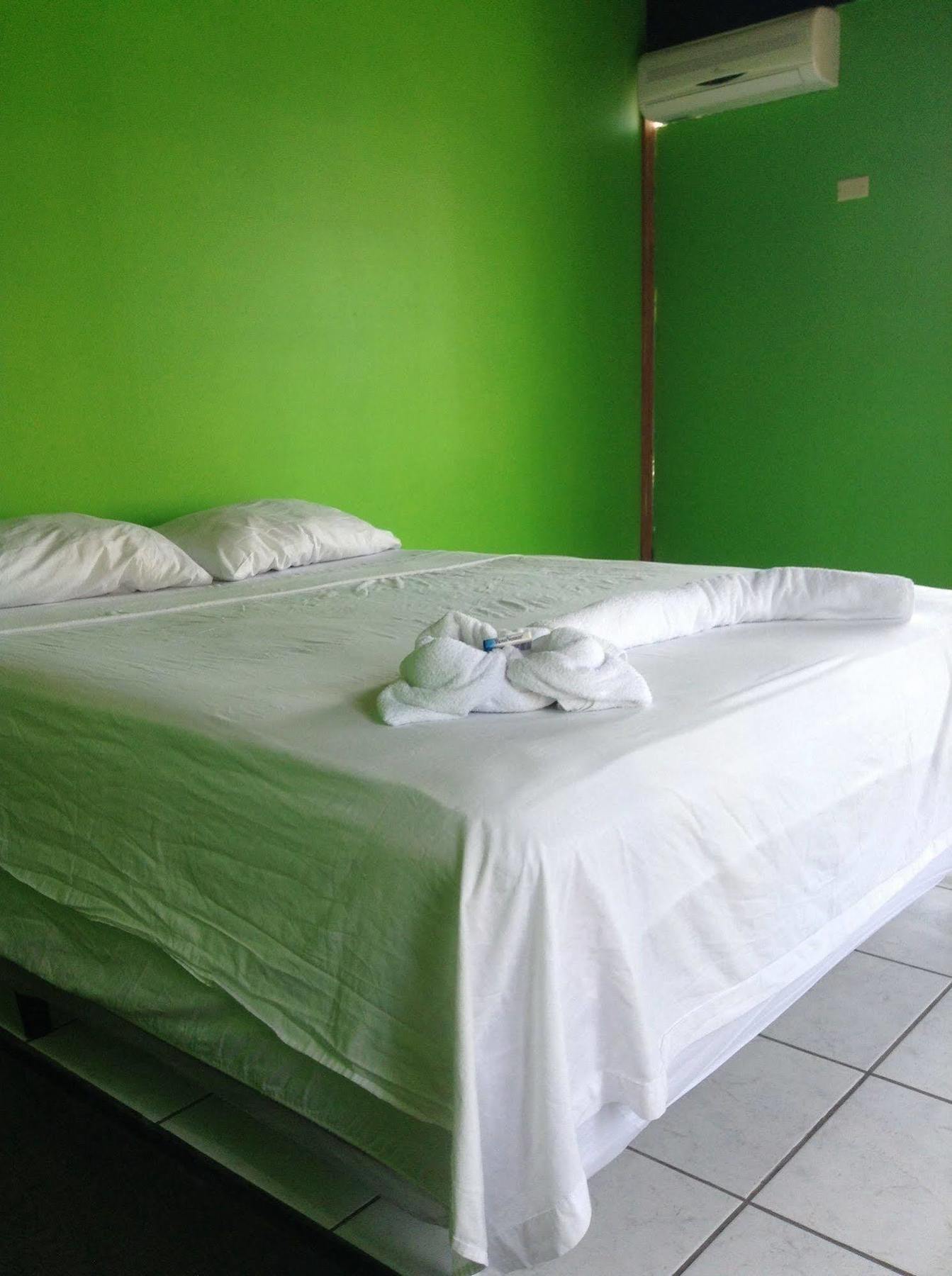 Amelia Guest House San Pedro  Ngoại thất bức ảnh