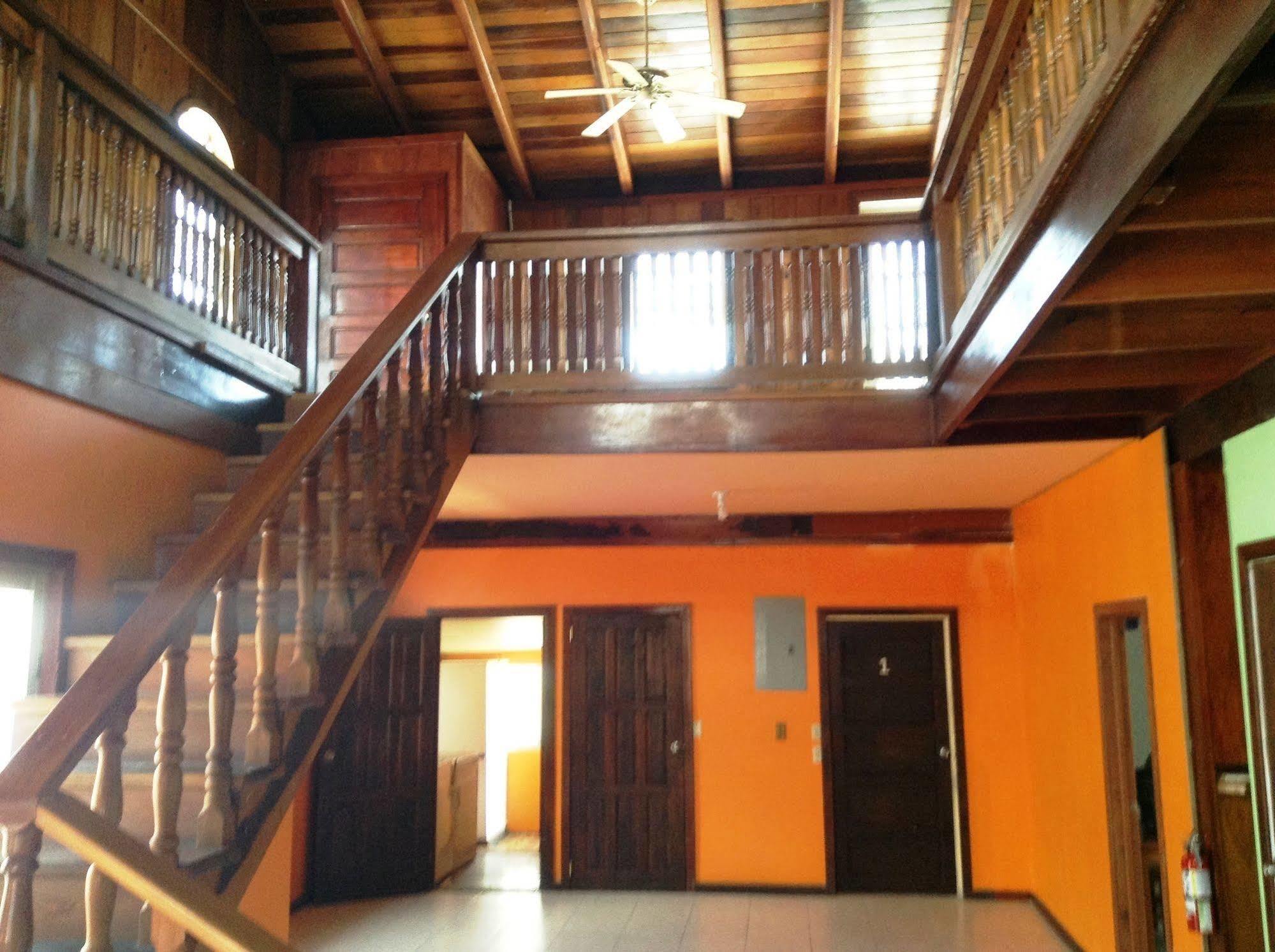 Amelia Guest House San Pedro  Ngoại thất bức ảnh