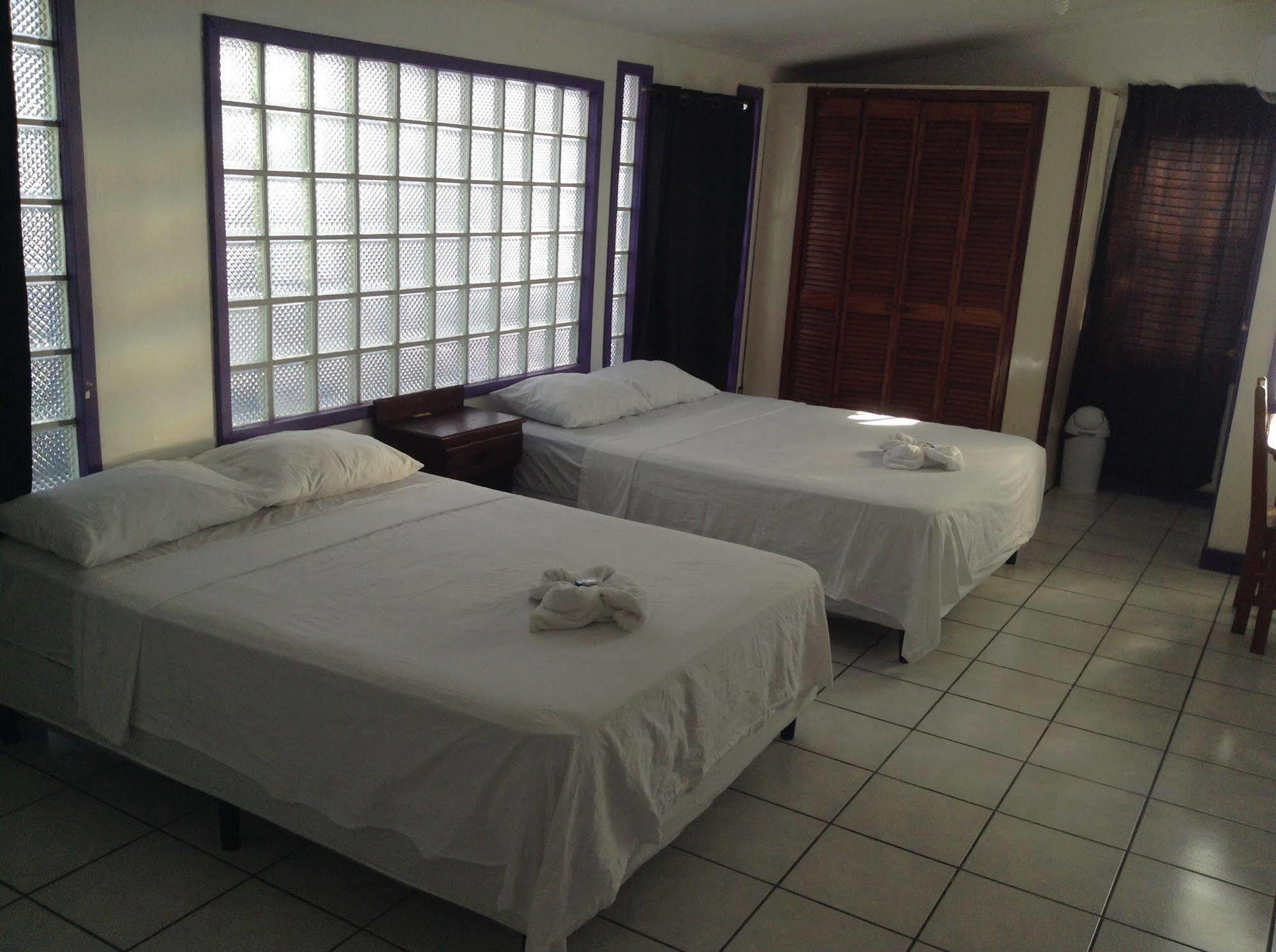 Amelia Guest House San Pedro  Ngoại thất bức ảnh