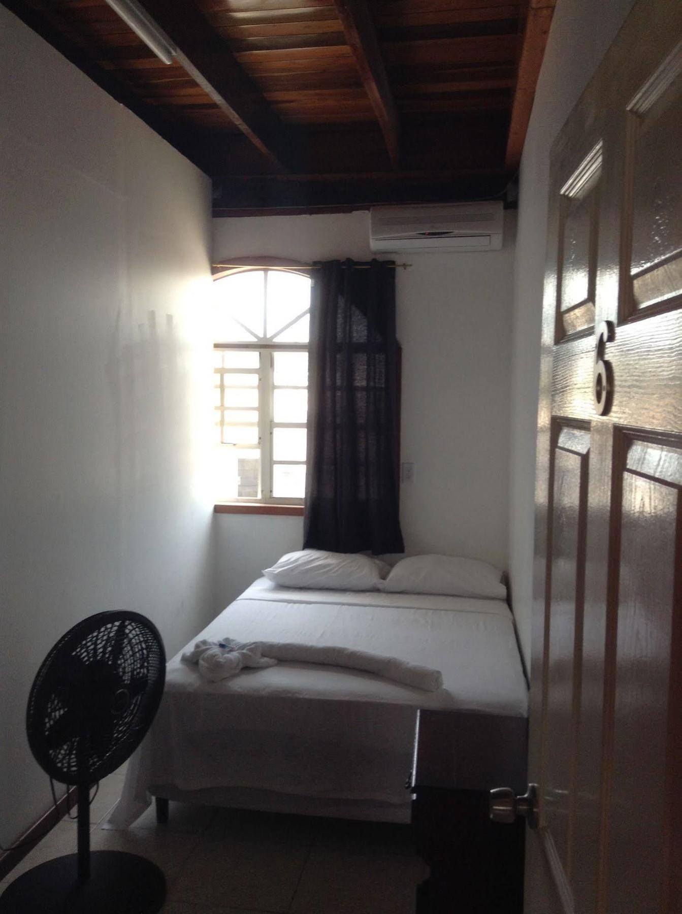 Amelia Guest House San Pedro  Ngoại thất bức ảnh
