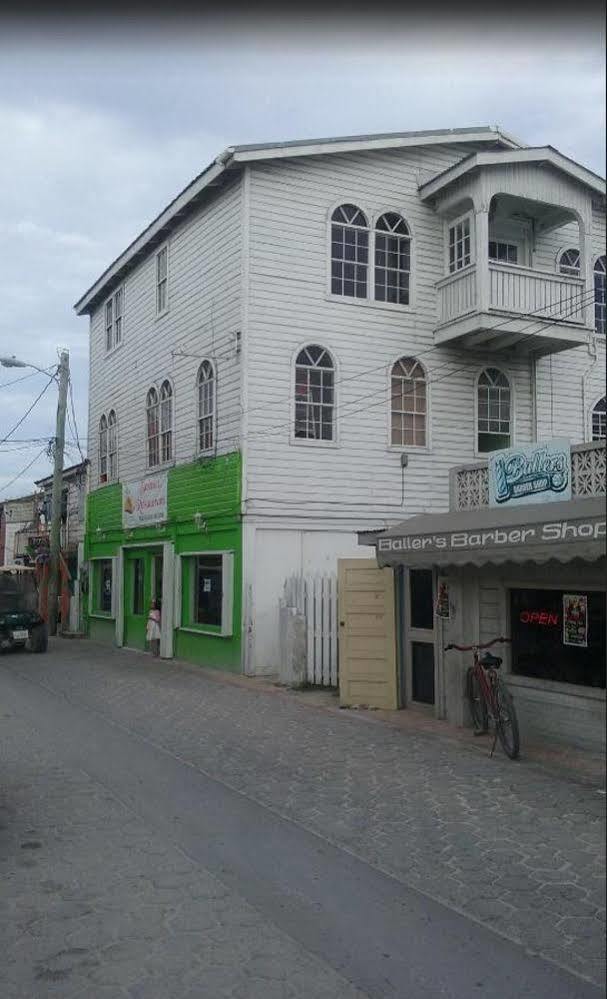 Amelia Guest House San Pedro  Ngoại thất bức ảnh